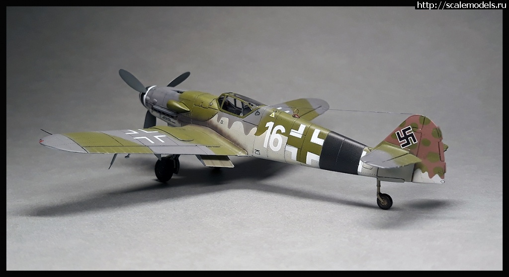 #1663155/ Messerschmitt Bf 109K-4  AZmodel 1/72 !  