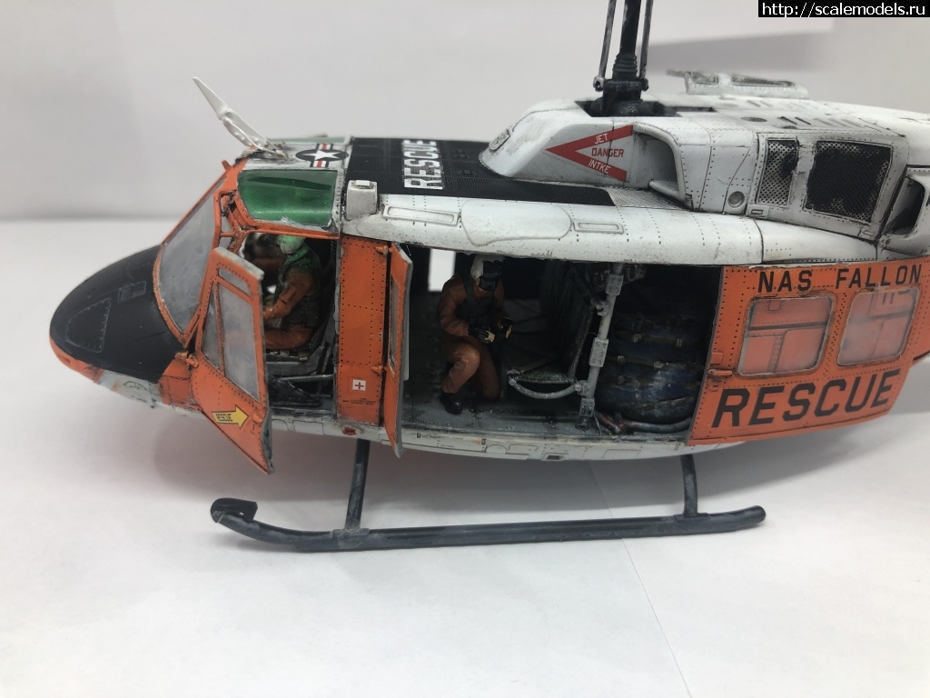 #1664617/  UH-1N Kitty Hawk 1/48  