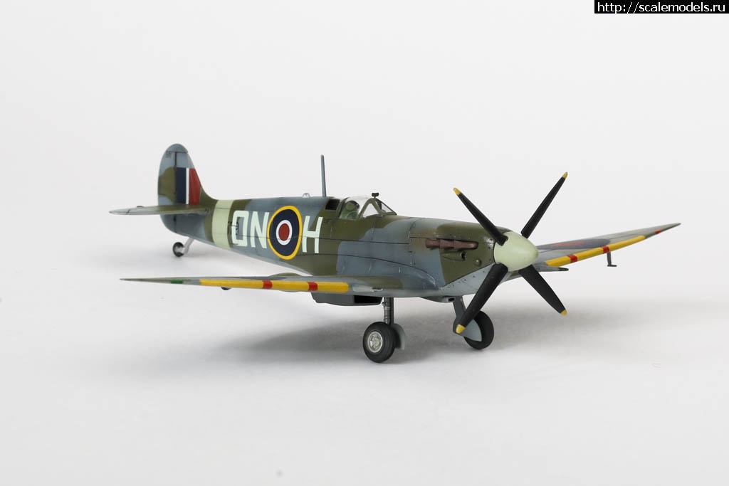 #1669507/ Spitfire Mk. VI Italeri  1/72   