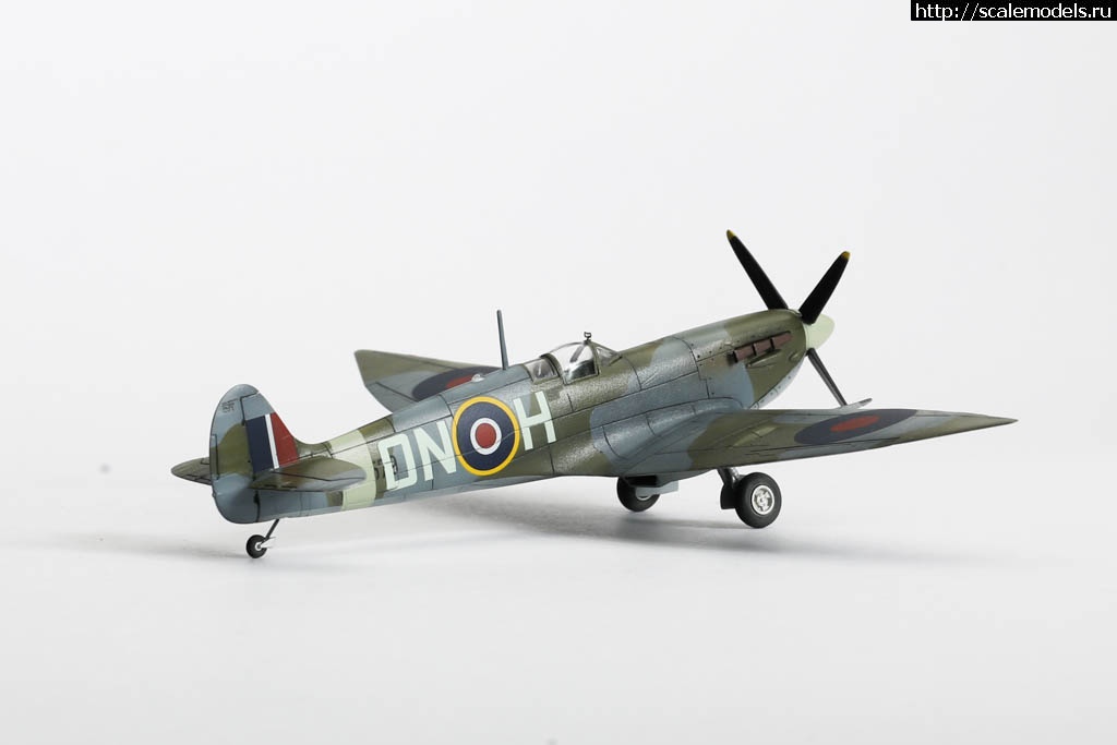 #1669507/ Spitfire Mk. VI Italeri  1/72   