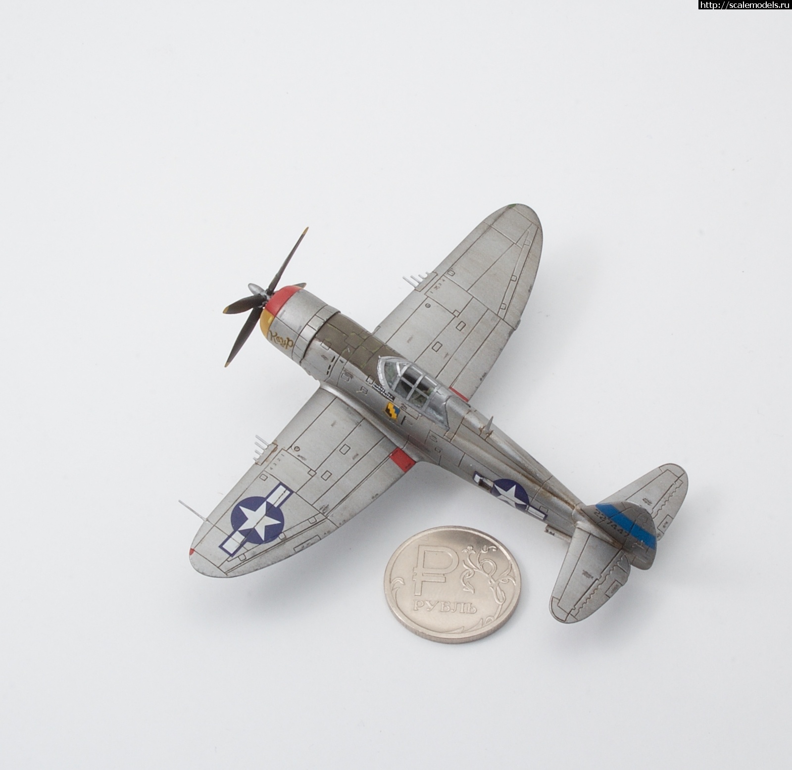 #1673744/ Platz 1/144 P-47D Thunderbolt Razorbacks -   