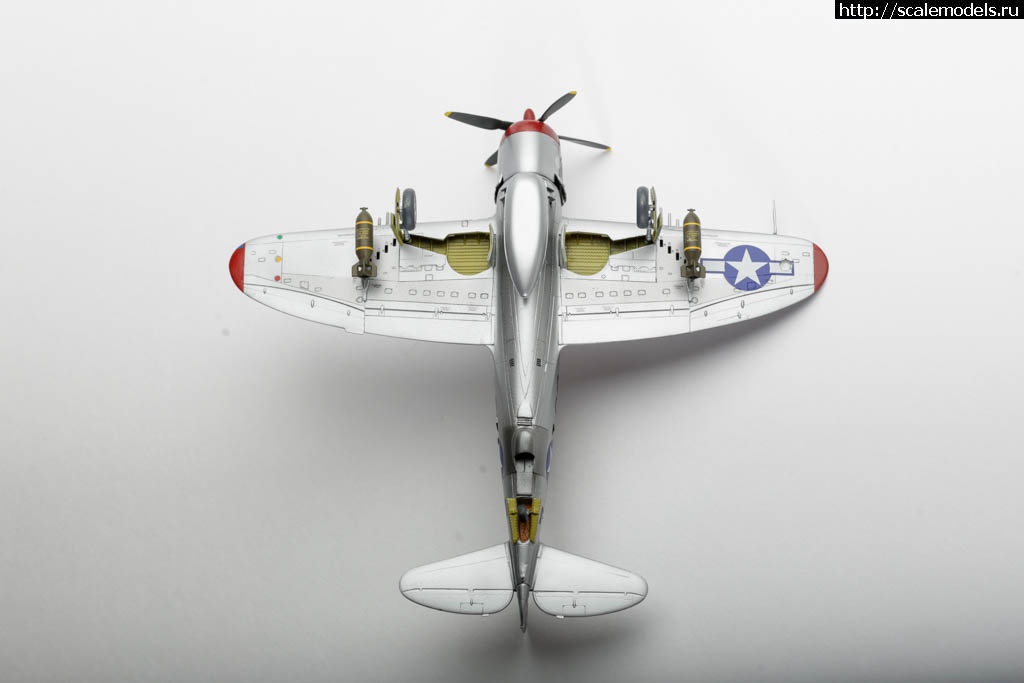 #1688353/ P-47D-30 Thunderbolt Revell 1/72 04155   
