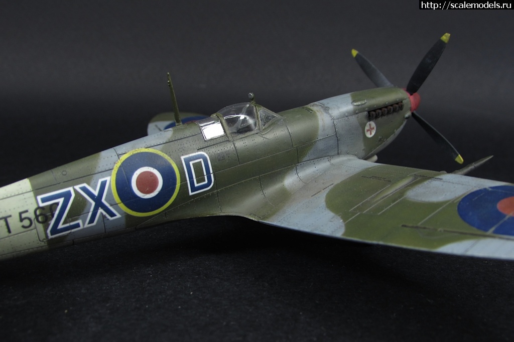 #1690744/ Spitfire Mk. VIII 1/72 Eduard     