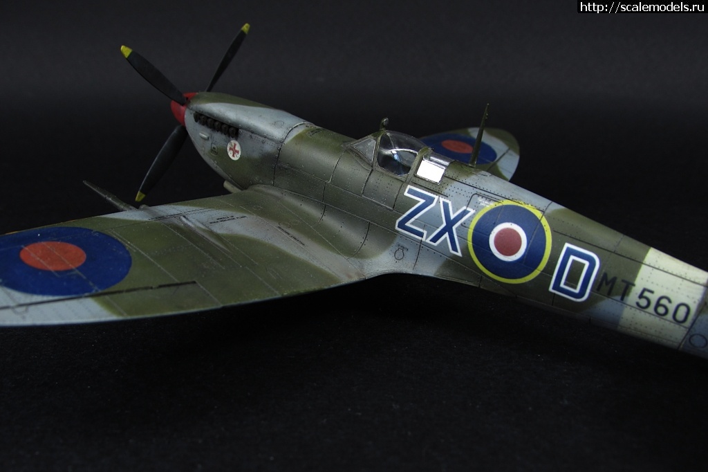 #1690744/ Spitfire Mk. VIII 1/72 Eduard     