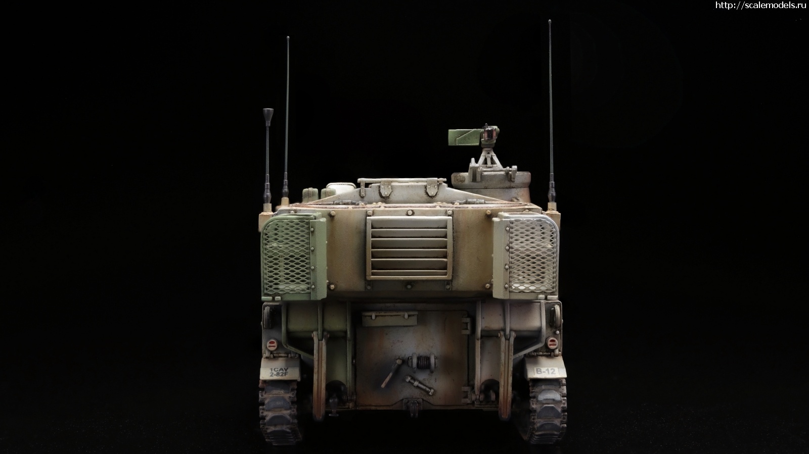 #1701091/ Riich Models 1/72 M109A6 Paladin. !  