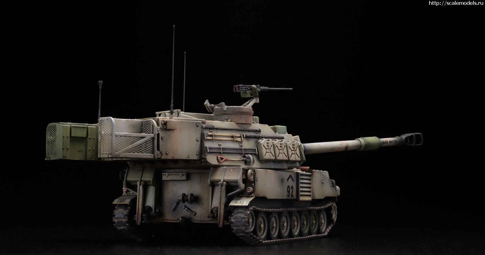 #1701091/ Riich Models 1/72 M109A6 Paladin. !  