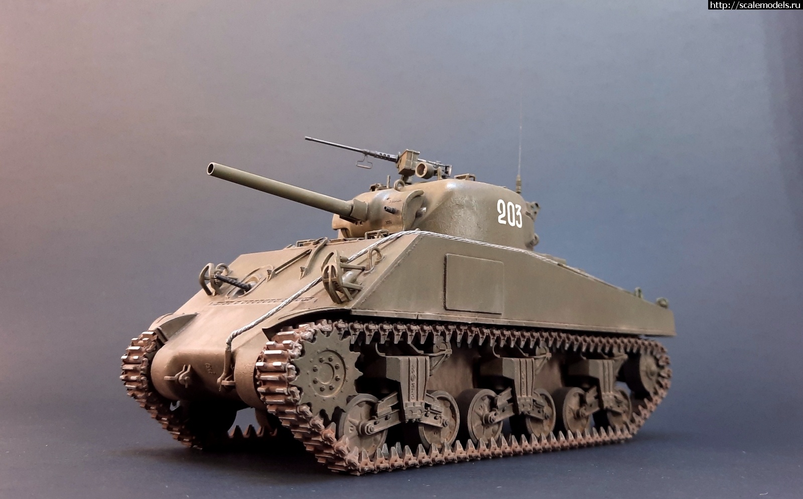 #1702866/ Sherman M4A2  1/35  