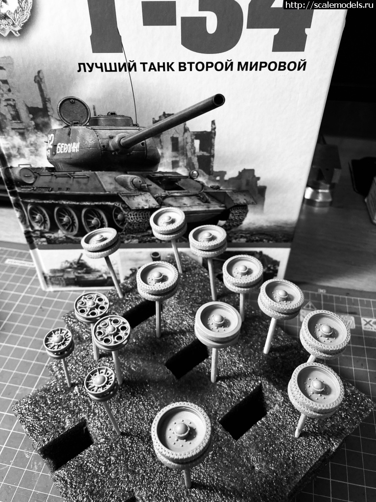 #1707543/ T-34-85 D-5T  112 1/35 Miniart 35293 - !  