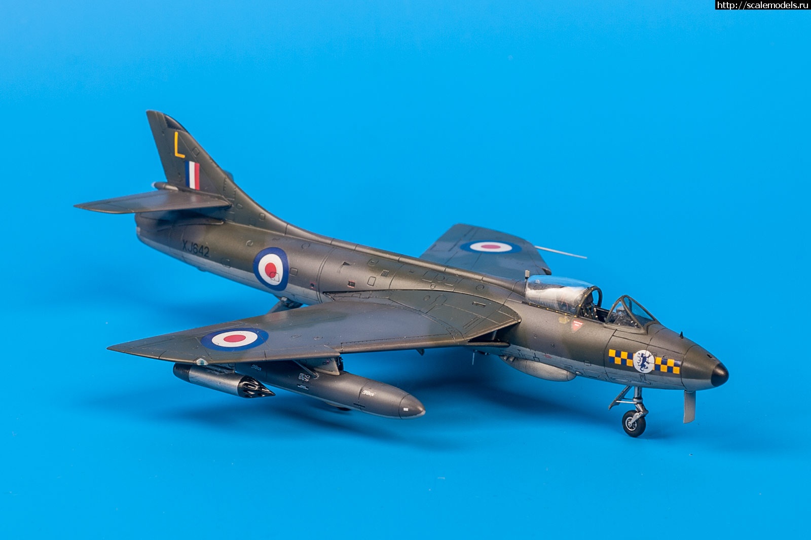 #1709590/ Hawker Hunter-  ,    