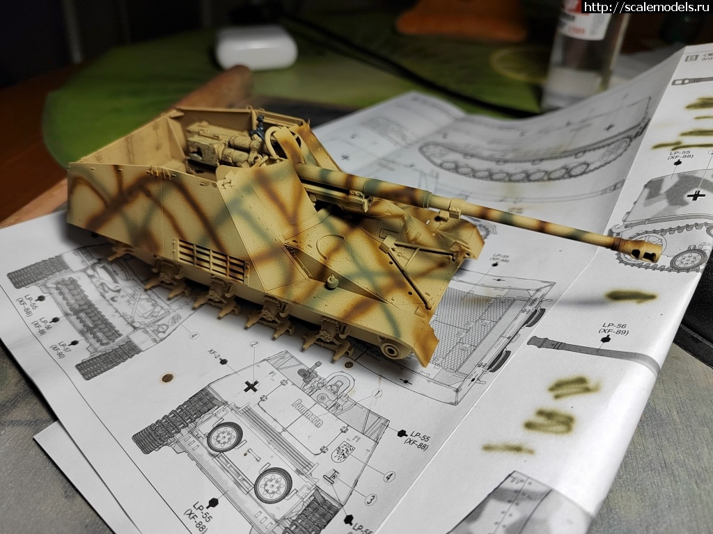 #1719410/ Tamiya Nashorn 1/48. .  