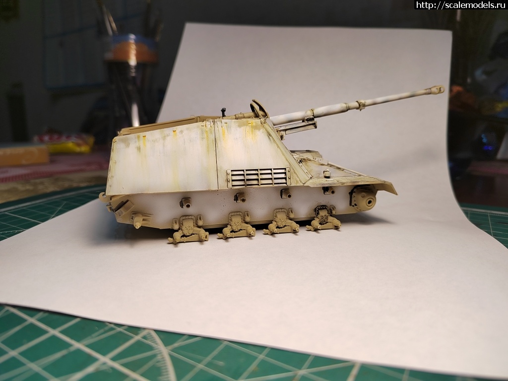 #1719927/ Tamiya Nashorn 1/48. .  