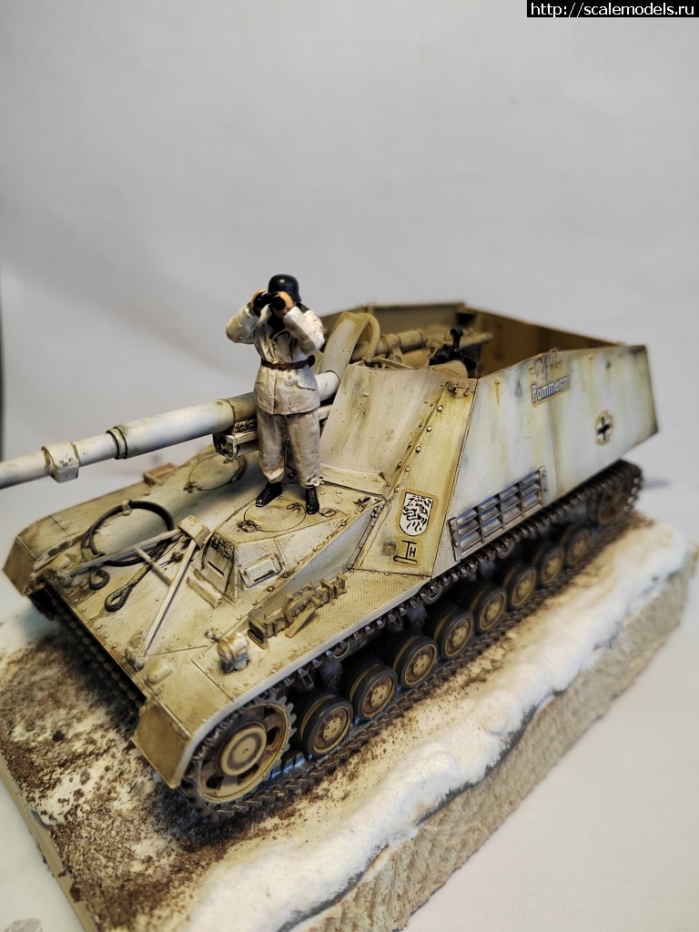 #1720404/ Tamiya Nashorn 1/48. .  