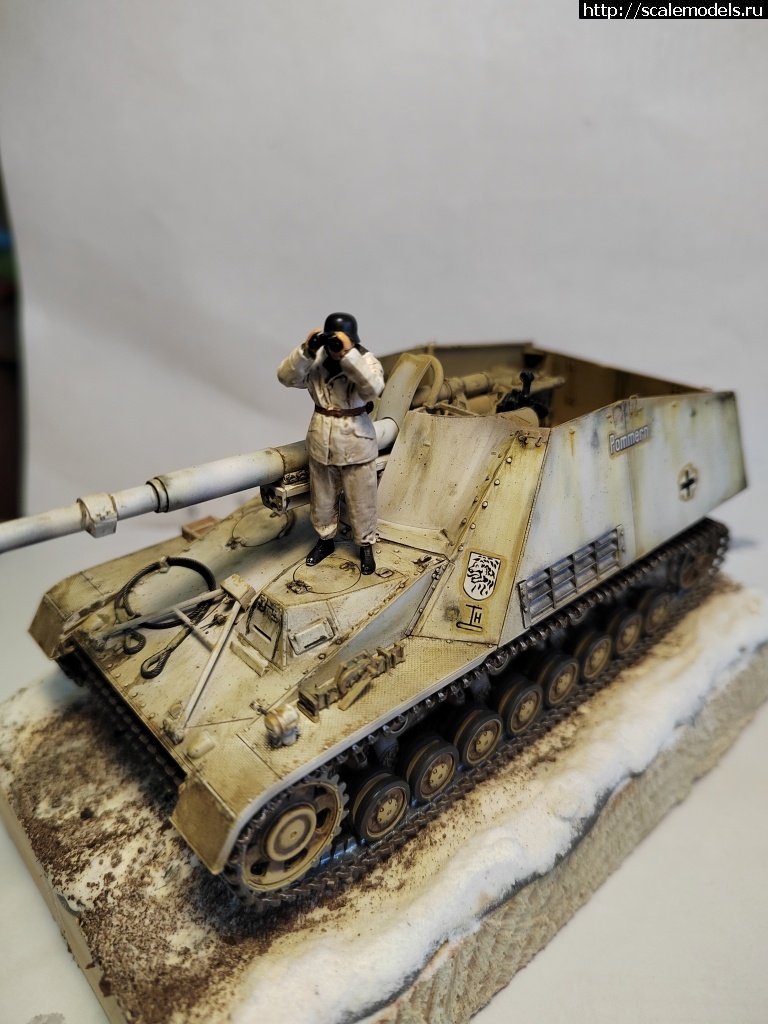 #1720404/ Tamiya Nashorn 1/48. .  