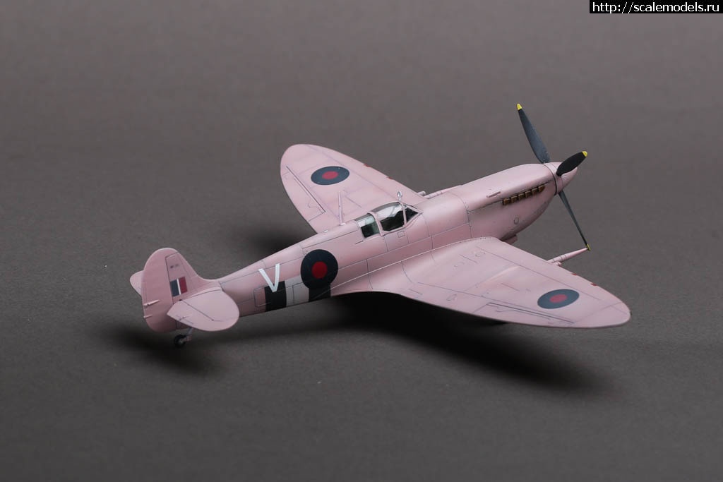 #1720684/ Spitfire FR Mk.IXC 1/72 Hasegawa   