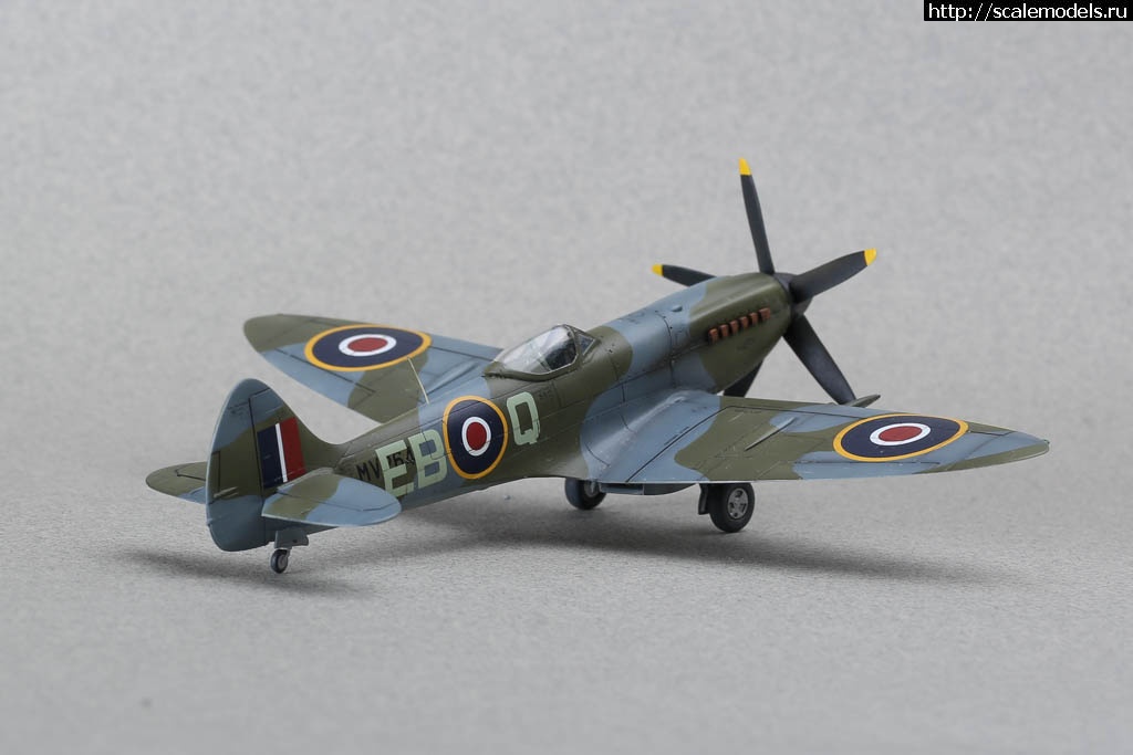 #1720687/ Spitfire Mk. XIVE 1/72 Sword   