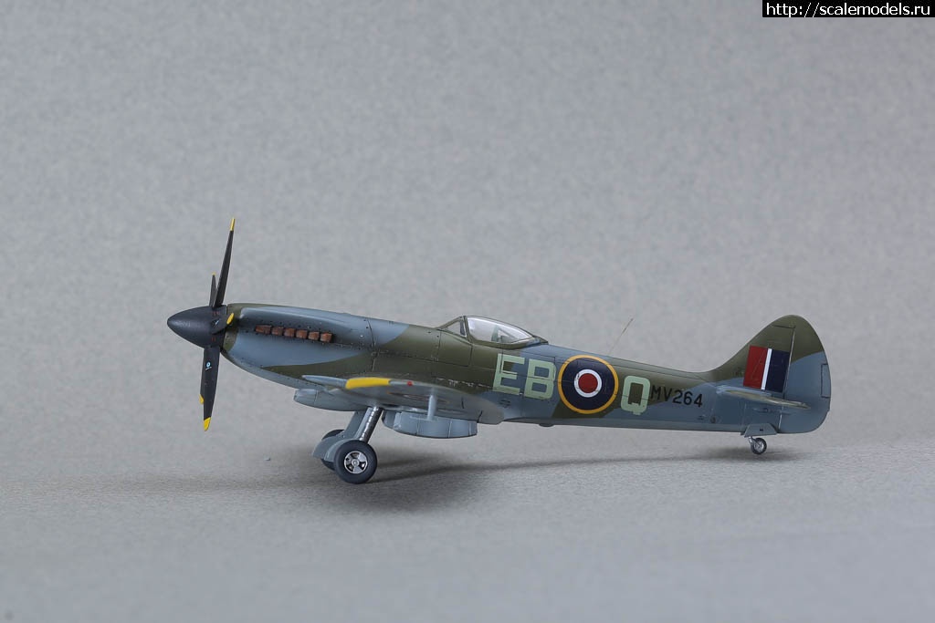 #1720687/ Spitfire Mk. XIVE 1/72 Sword   