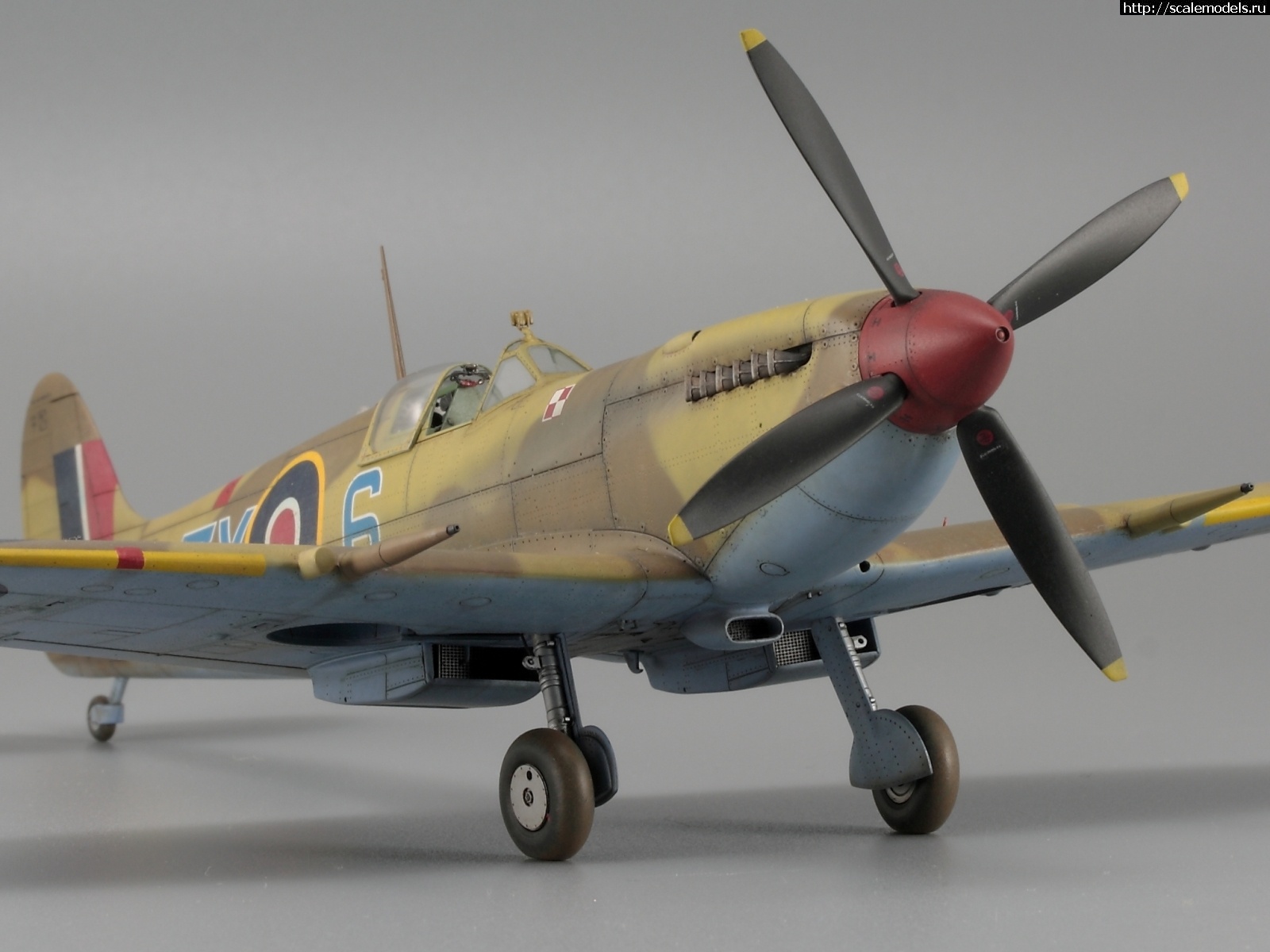 #1721033/ Spitfire Mk.IXc 1/48 Eduard - !  