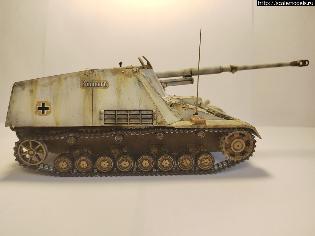 #1721511/ Tamiya Nashorn 1/48. .  