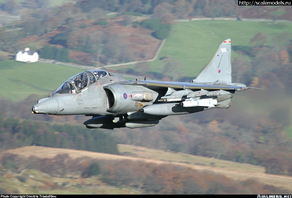 #1723558/ Harrier  T.4 / (Kinetic 1:48)  .  
