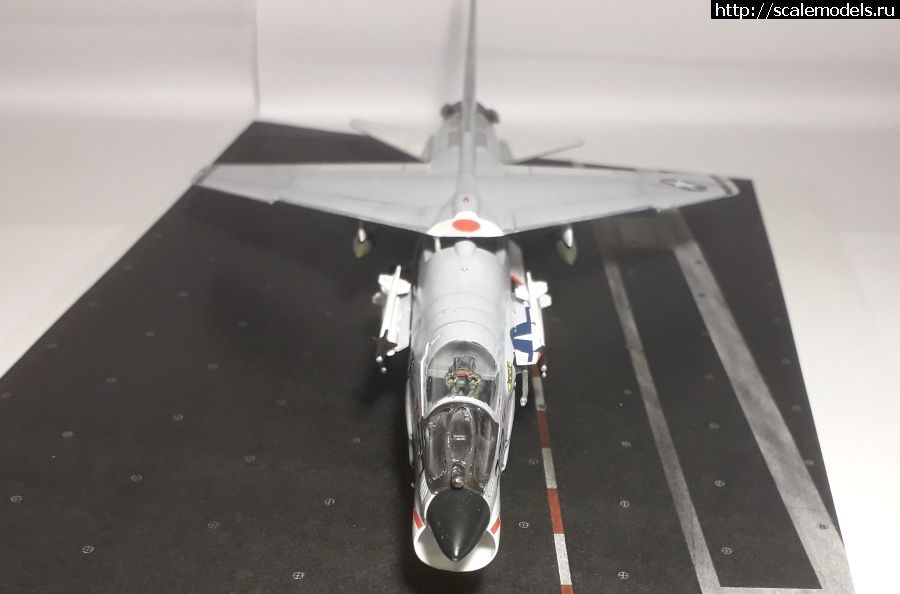 #1726013/ F-8E Crusader Hasegawa 1:72   