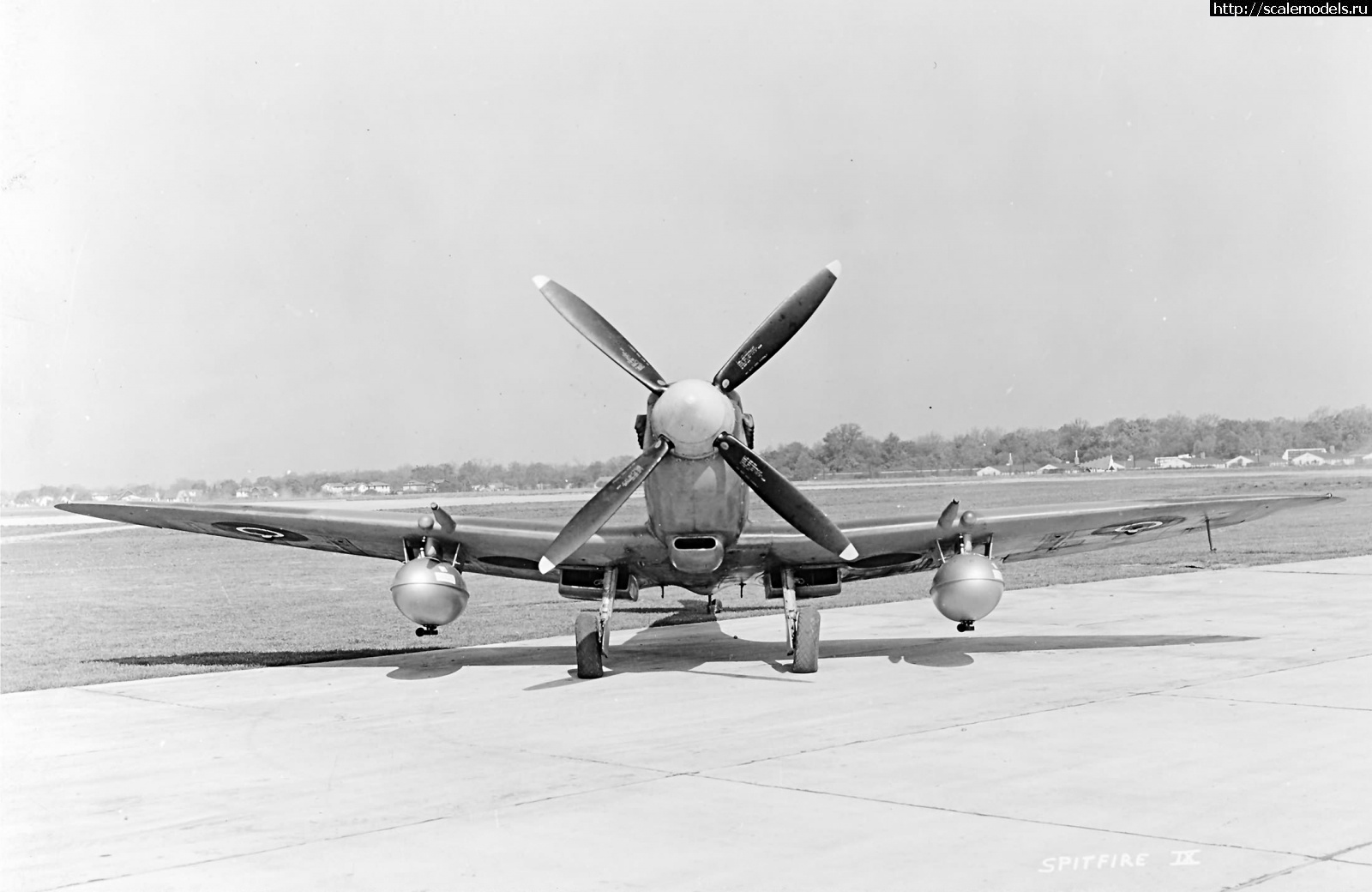 #1728139/ Spitfire Mk. IXc Revell 1/32   