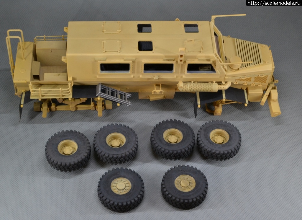 #1732145/ Bronco 1/35 MPCV Buffalo 6x6 - !  