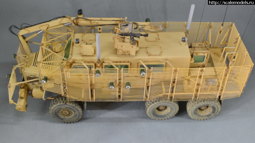 #1737912/ Bronco 1/35 MPCV Buffalo 6x6 - !  