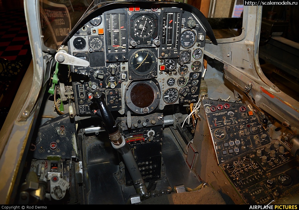 #1738342/ F-105D "Thunderchief" 1/48 Hobby Boss  