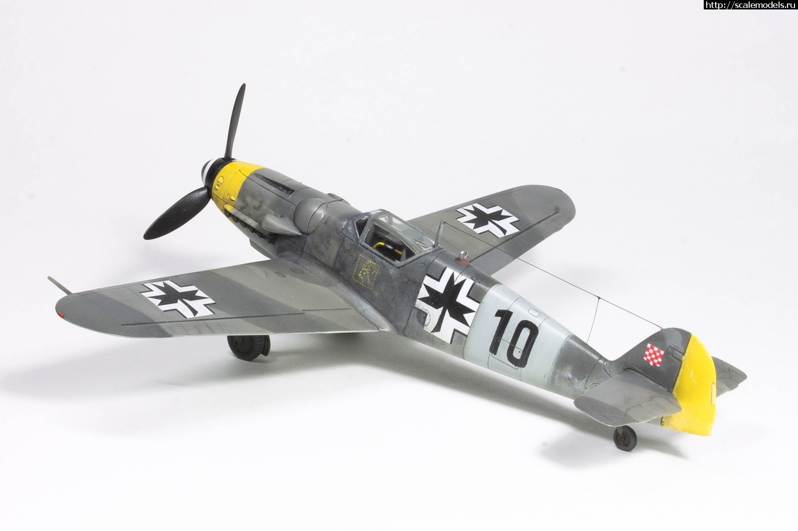 #1743915/ Messerschmitt Bf 109 G-14   1/72, Academy.   