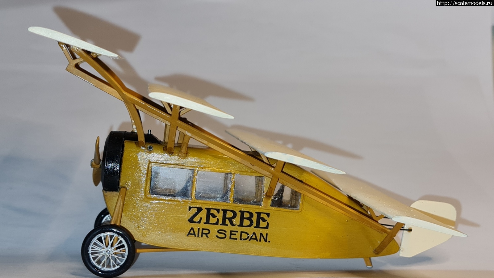 #1759708/ Zebre Air Sedan Avis 1/48   