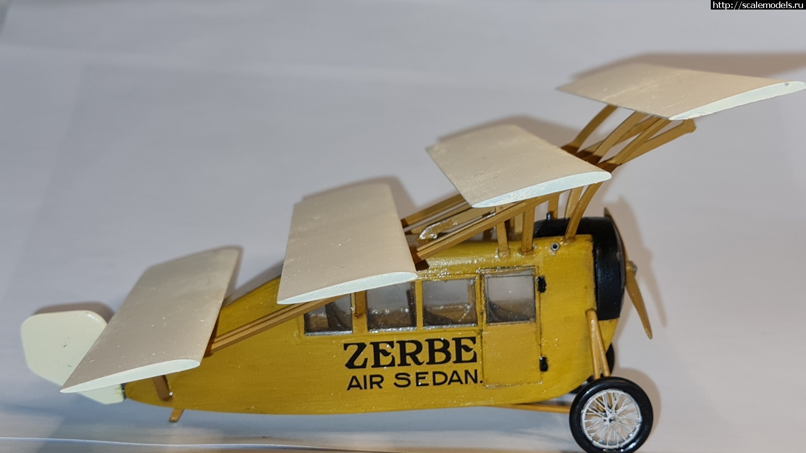 #1759708/ Zebre Air Sedan Avis 1/48   