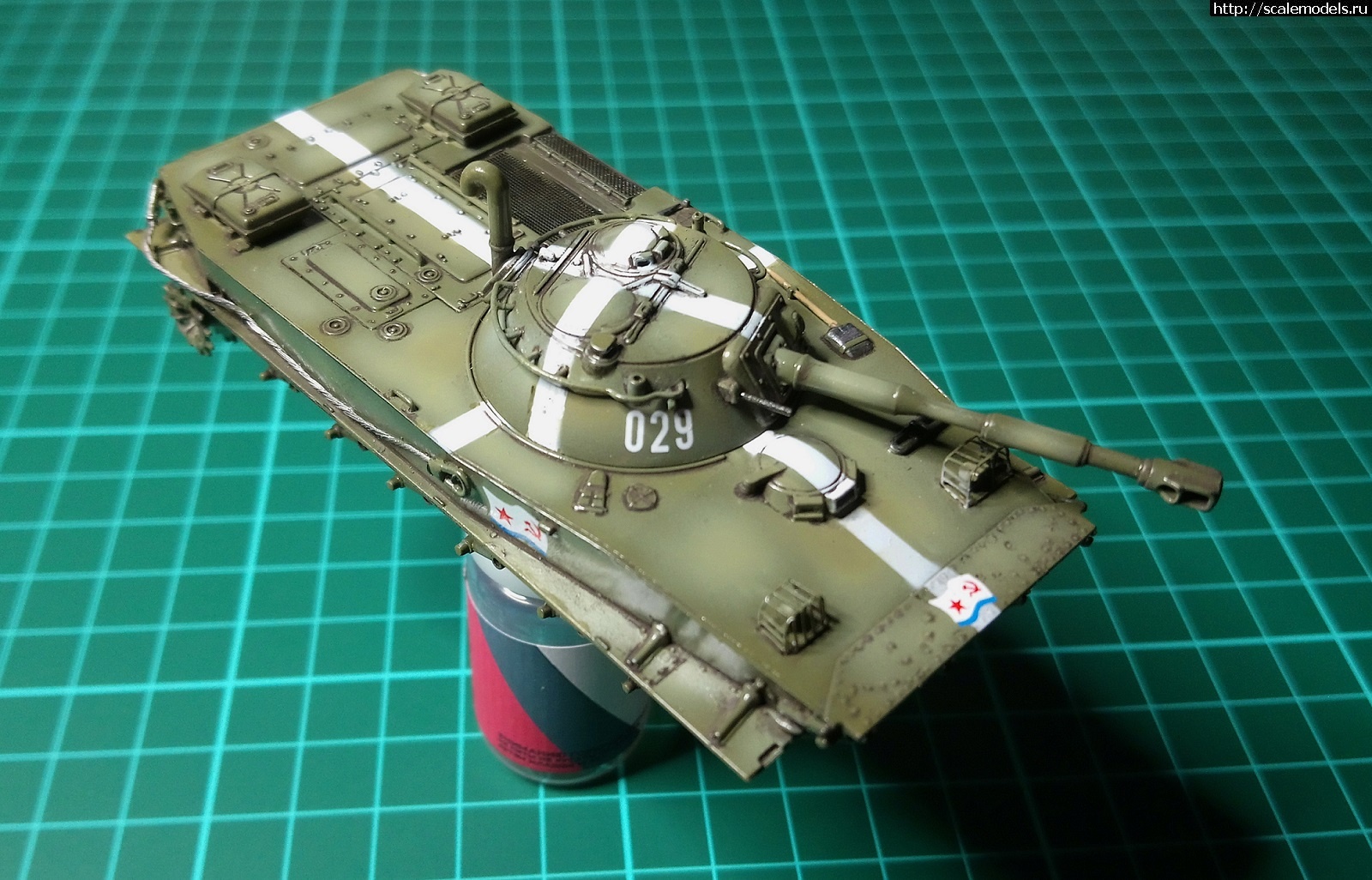 #1775563/ -76   Revell 1/72  