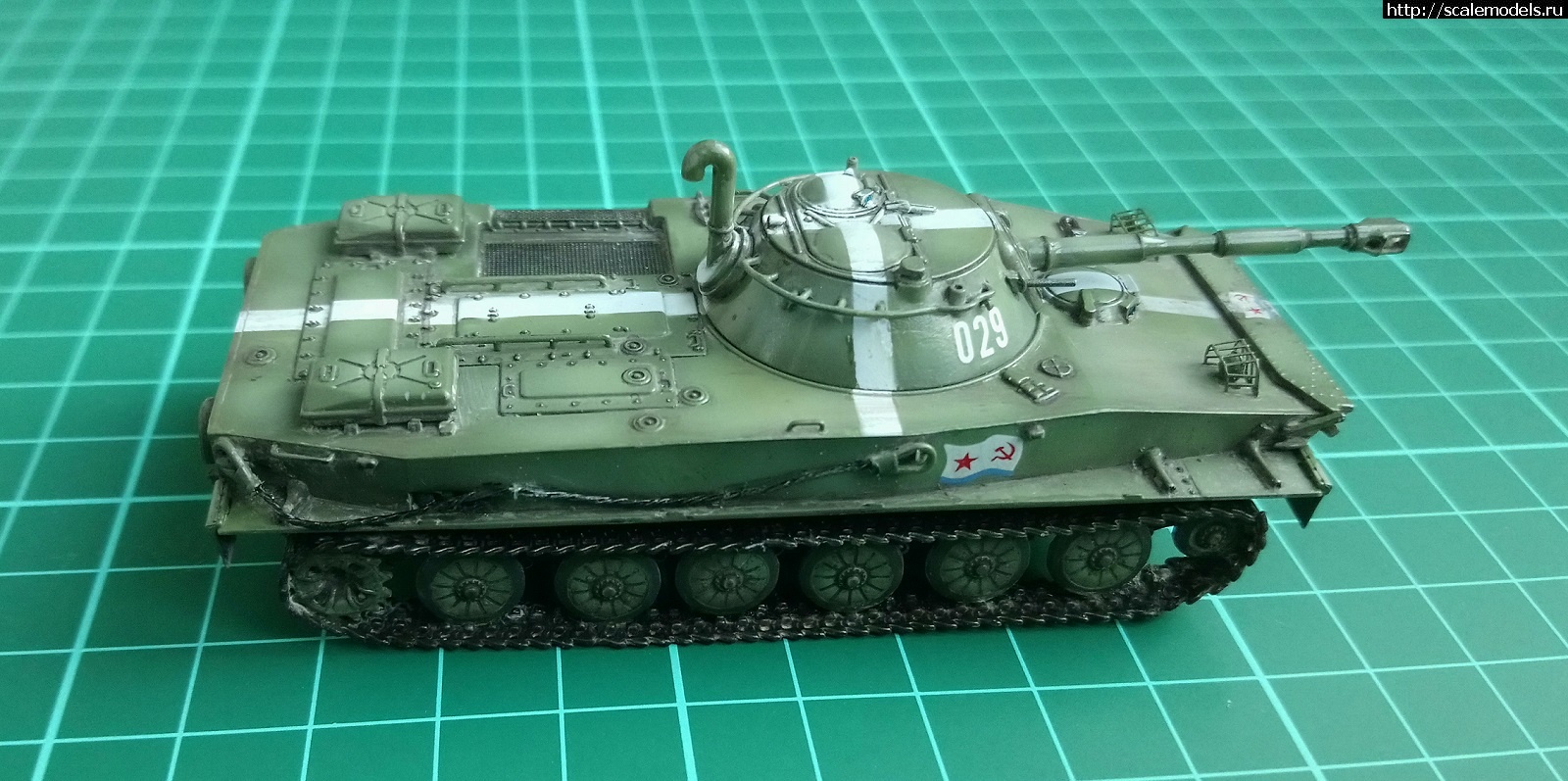 #1777113/ -76   Revell 1/72  