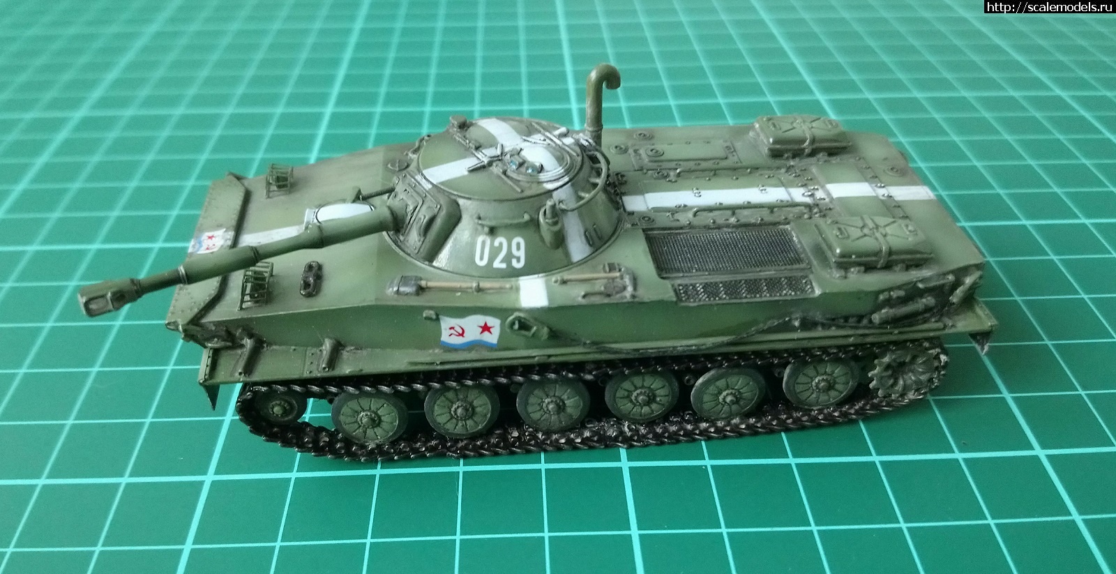 #1777113/ -76   Revell 1/72  