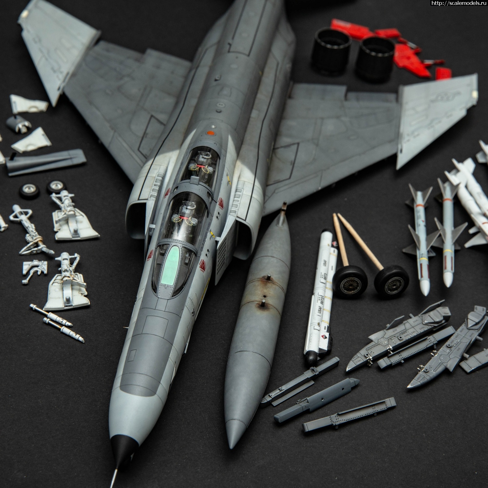 #1801001/ F-4G Phantom II 1/48 MENG -   