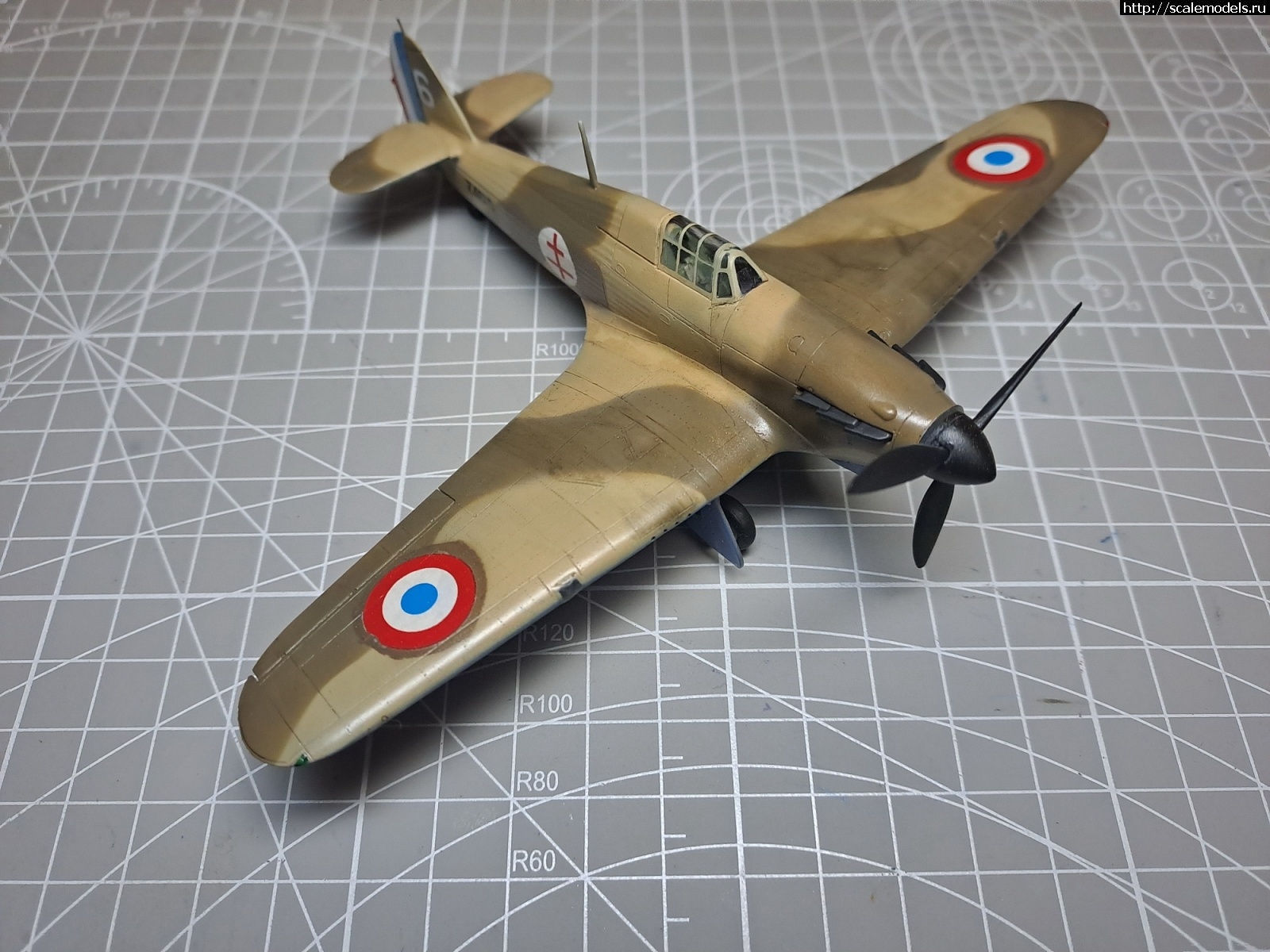 #1813301/ Hurricane Mk.I Trop Revell !  