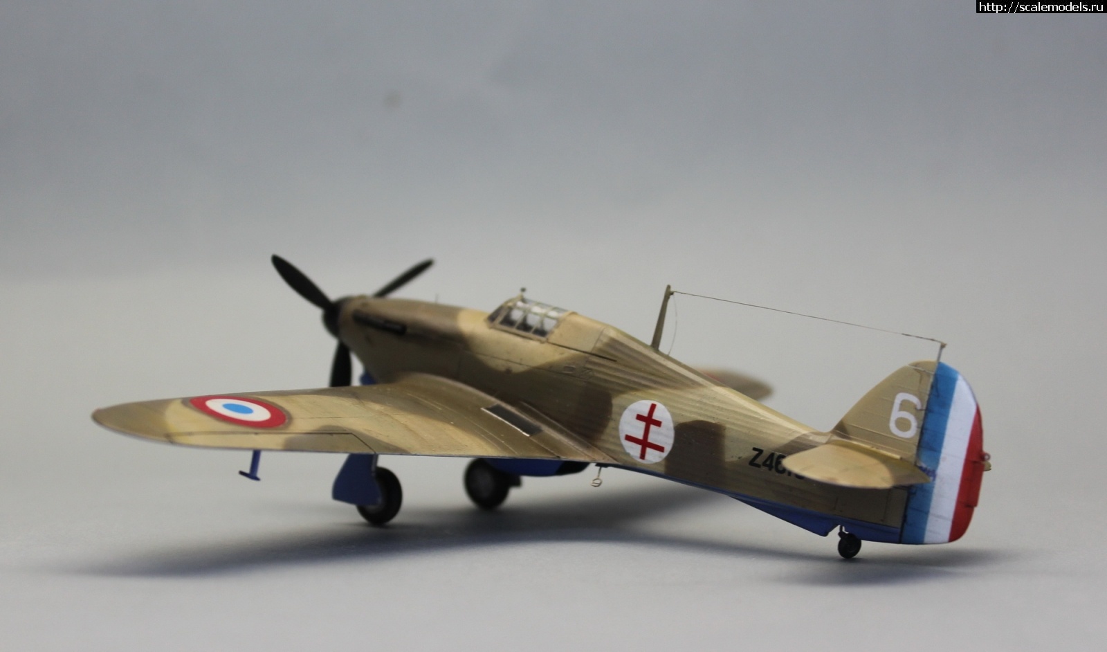 #1813374/ Hurricane Mk.I Trop Revell !  