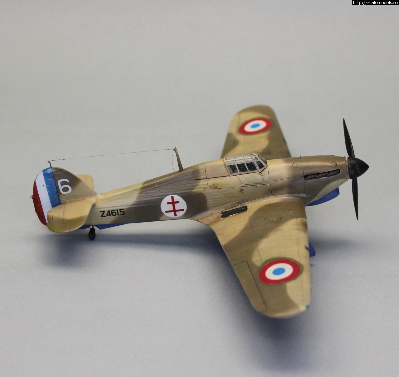 #1813374/ Hurricane Mk.I Trop Revell !  