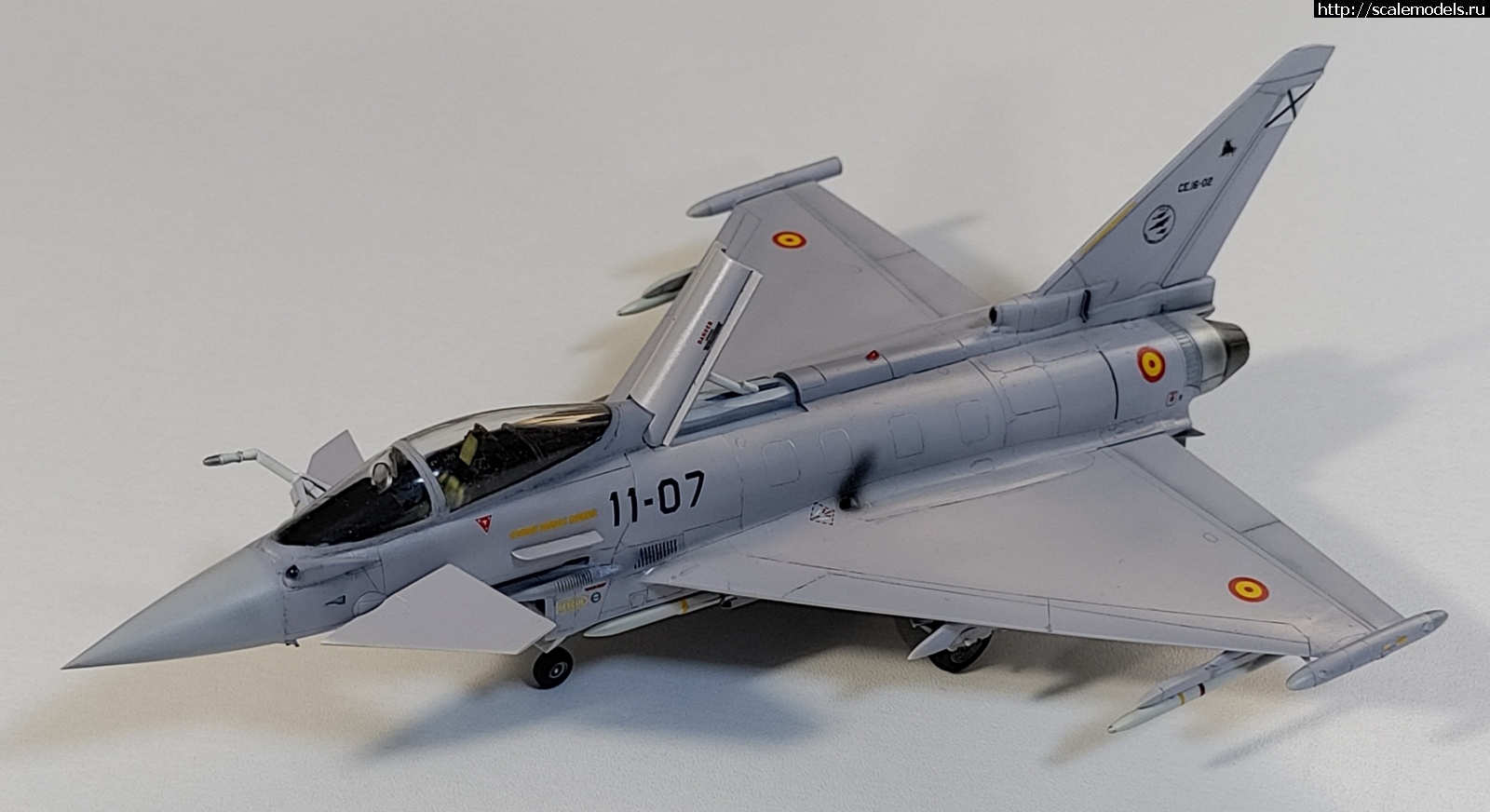 #1814549/ EF-2000 Revell 1/72   