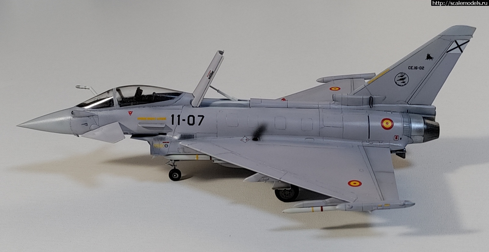 #1814549/ EF-2000 Revell 1/72   