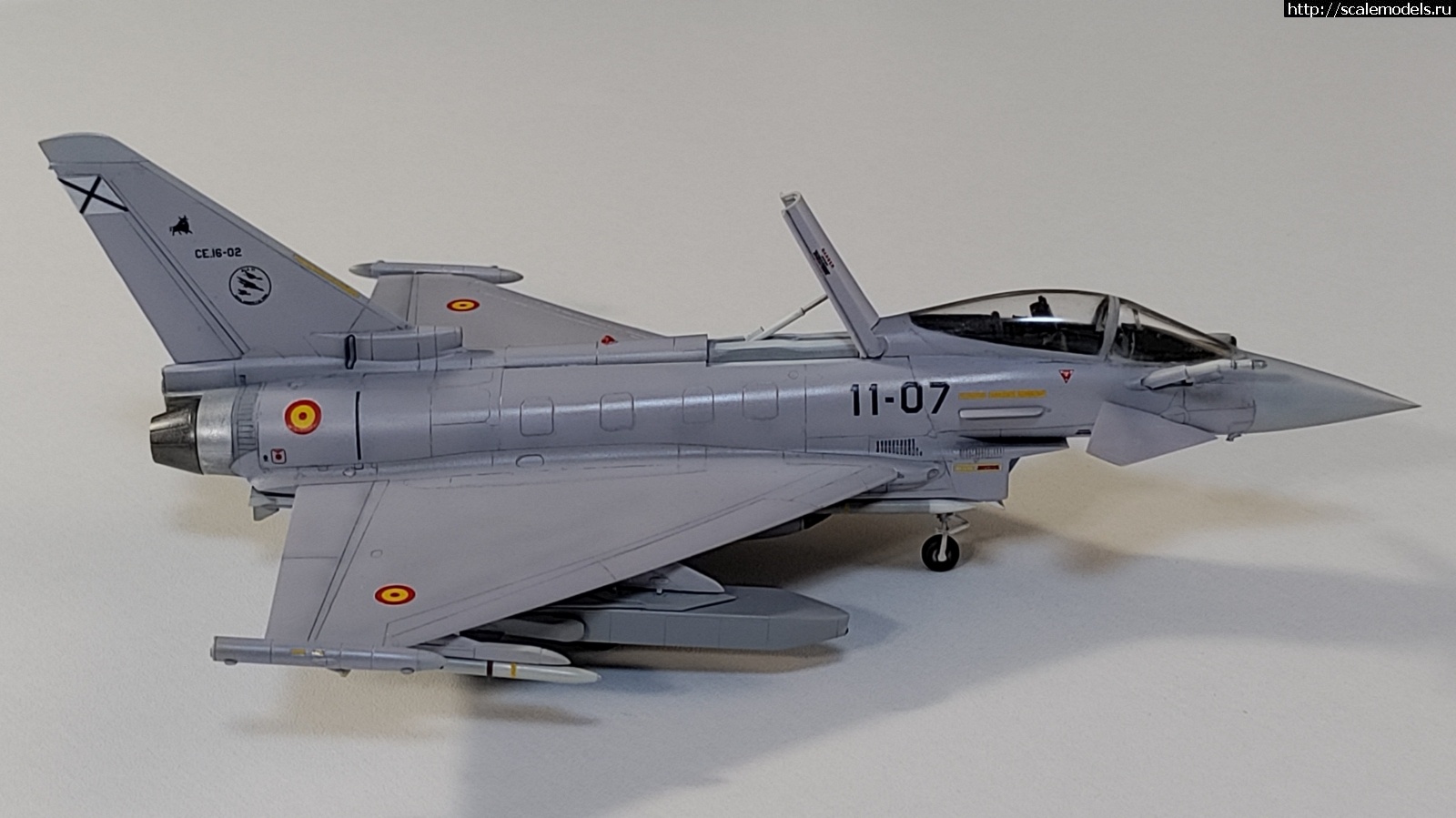 #1814549/ EF-2000 Revell 1/72   