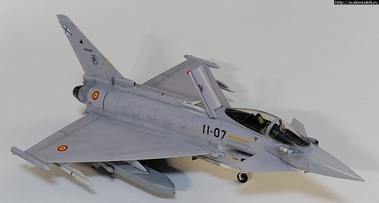 #1814549/ EF-2000 Revell 1/72   