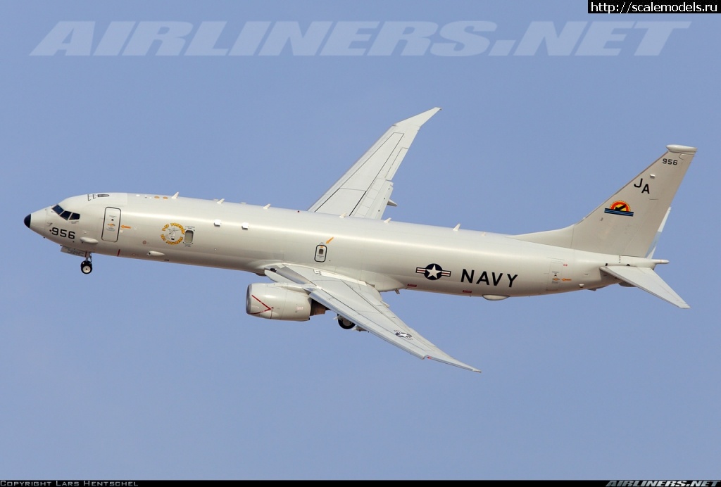 #1819931/    B-737-800 1/144  P-8A POSEIDON  