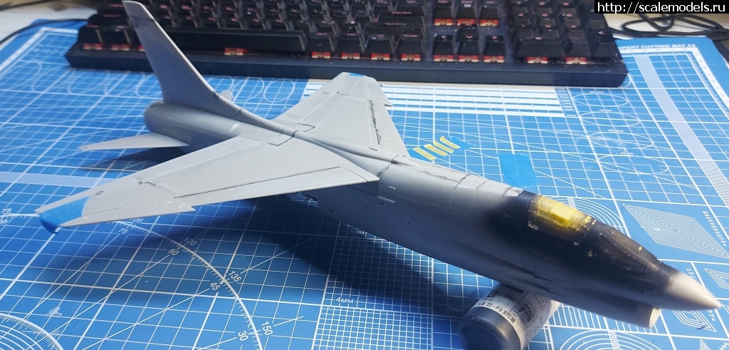 #1820667/ Hasegawa 1/48 F-8E Crusader   