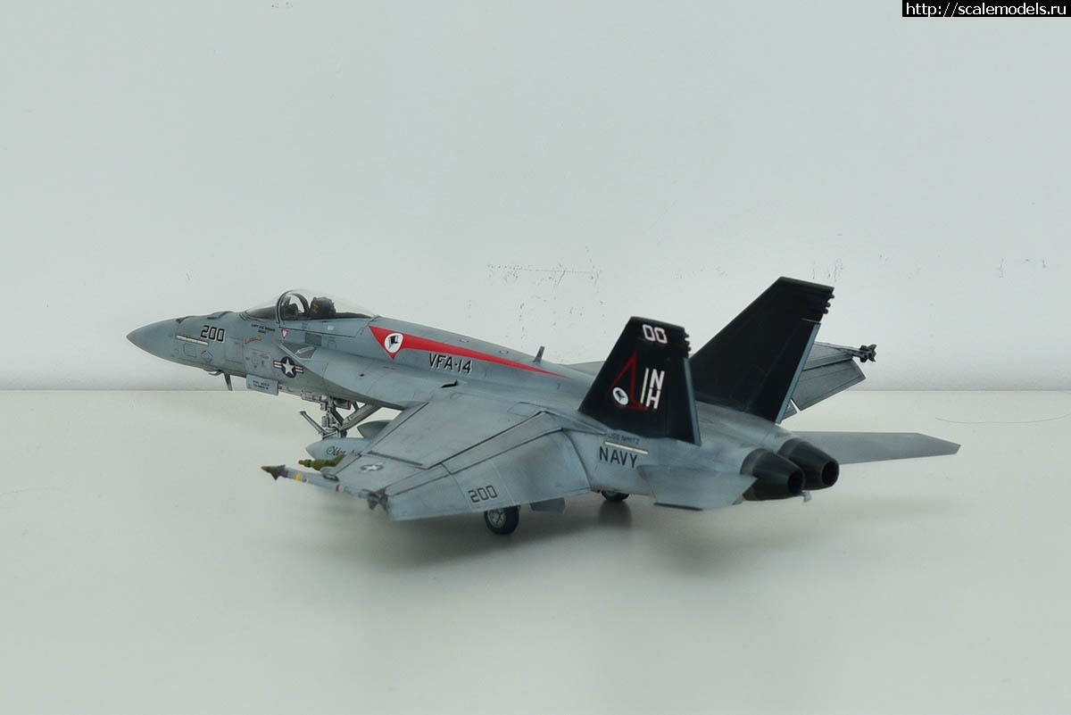 #1843777/ F/A-18E VF-14 "Tophatters" 1:48 Meng !  