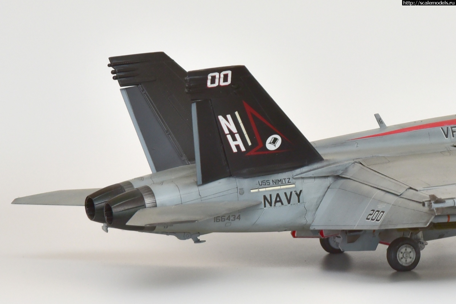 #1853401/ F/A-18E VF-14 "Tophatters" 1:48 Meng !  