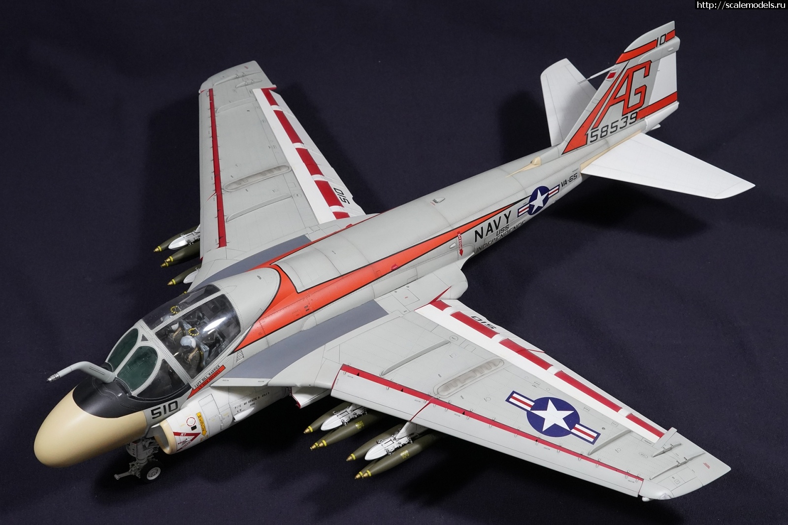 #1857985/ A-6E Intruder 1/32 Trumpeter  