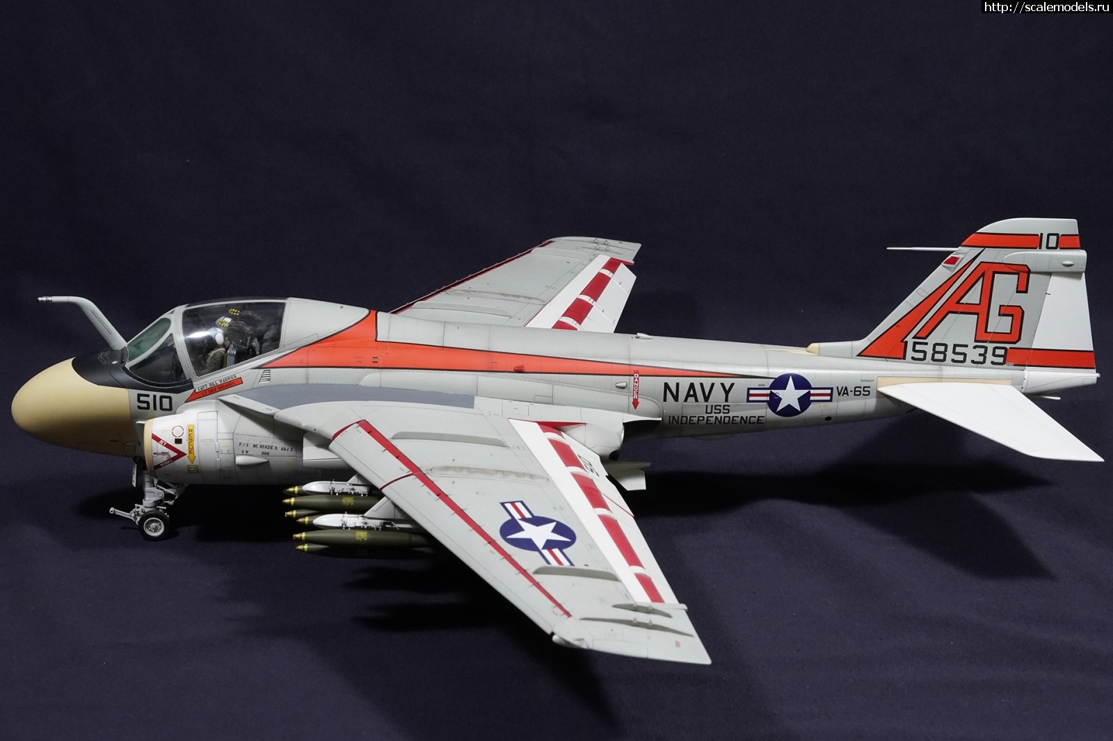 #1857985/ A-6E Intruder 1/32 Trumpeter  