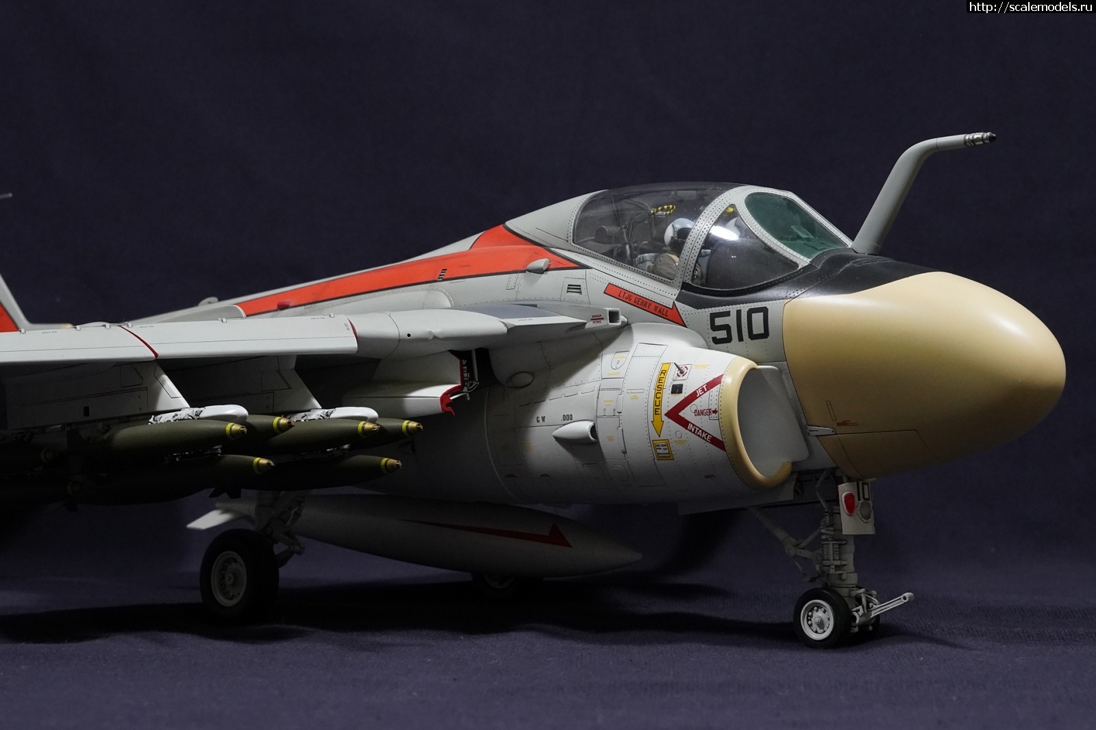 #1857985/ A-6E Intruder 1/32 Trumpeter  