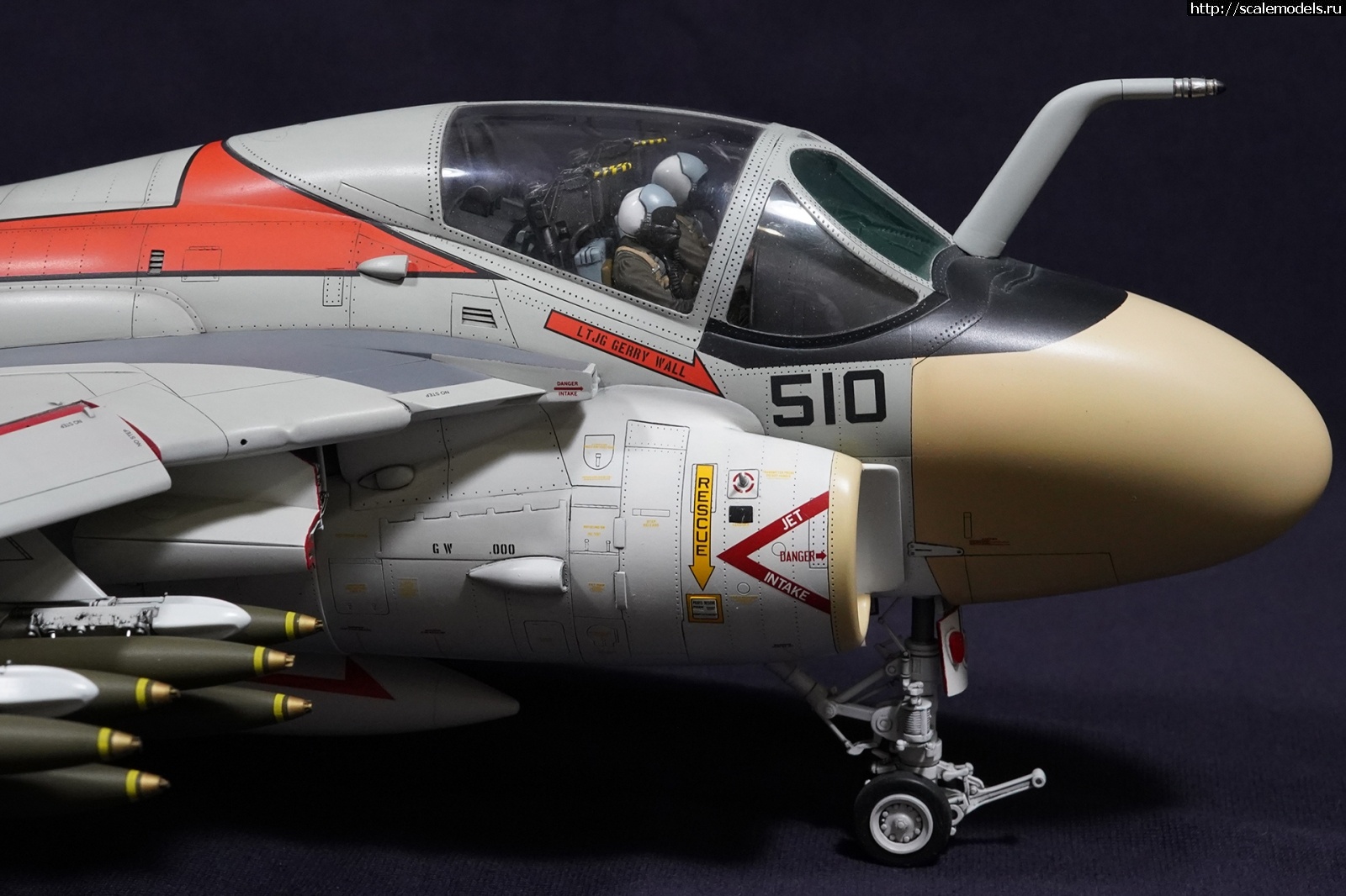 #1857985/ A-6E Intruder 1/32 Trumpeter  